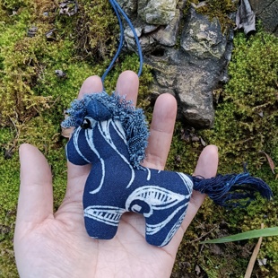 新年小马挂件民族风文创手工蜡染蓝染包挂钥匙扣礼物闺蜜伴手礼