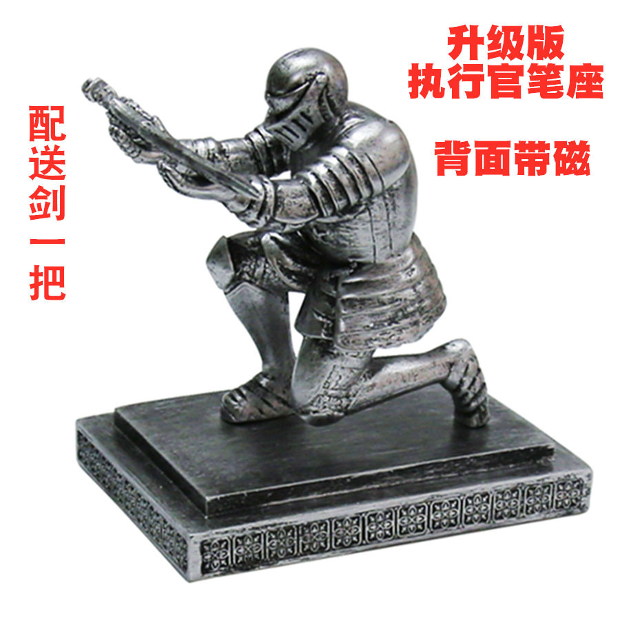 升级版执行官骑士笔座 公用品笔筒 身穿盔甲英雄骑士跪姿笔架