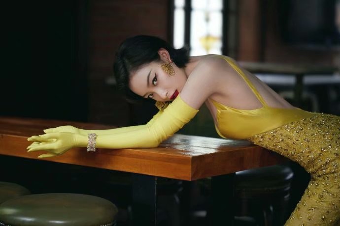 微博之夜黄色过肘防晒拍照手套