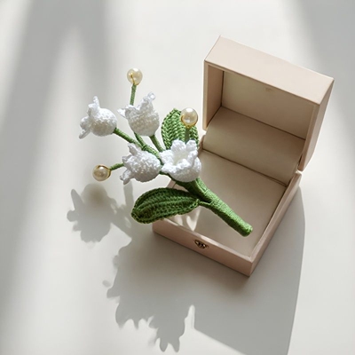 手工蕾丝微钩白色铃兰胸针