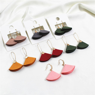 天琳美饰2020新款耳饰品扇形几何皮质耳坠潮流气质时尚女韩版耳钩