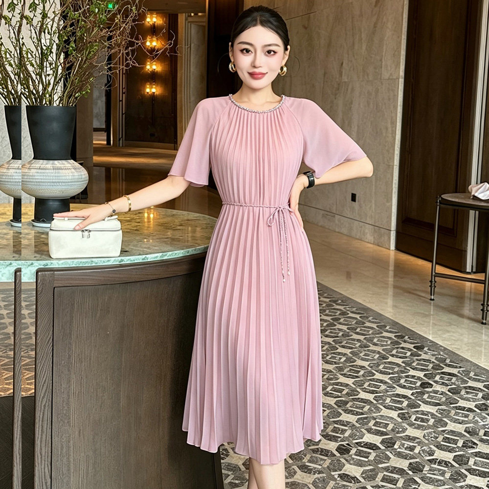 圆领短袖钉珠压褶连衣裙女