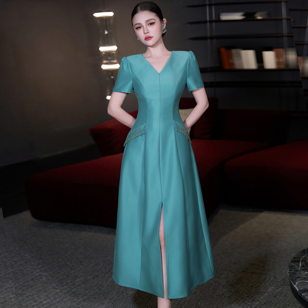 V领红色礼服精致手工钉珠连衣裙