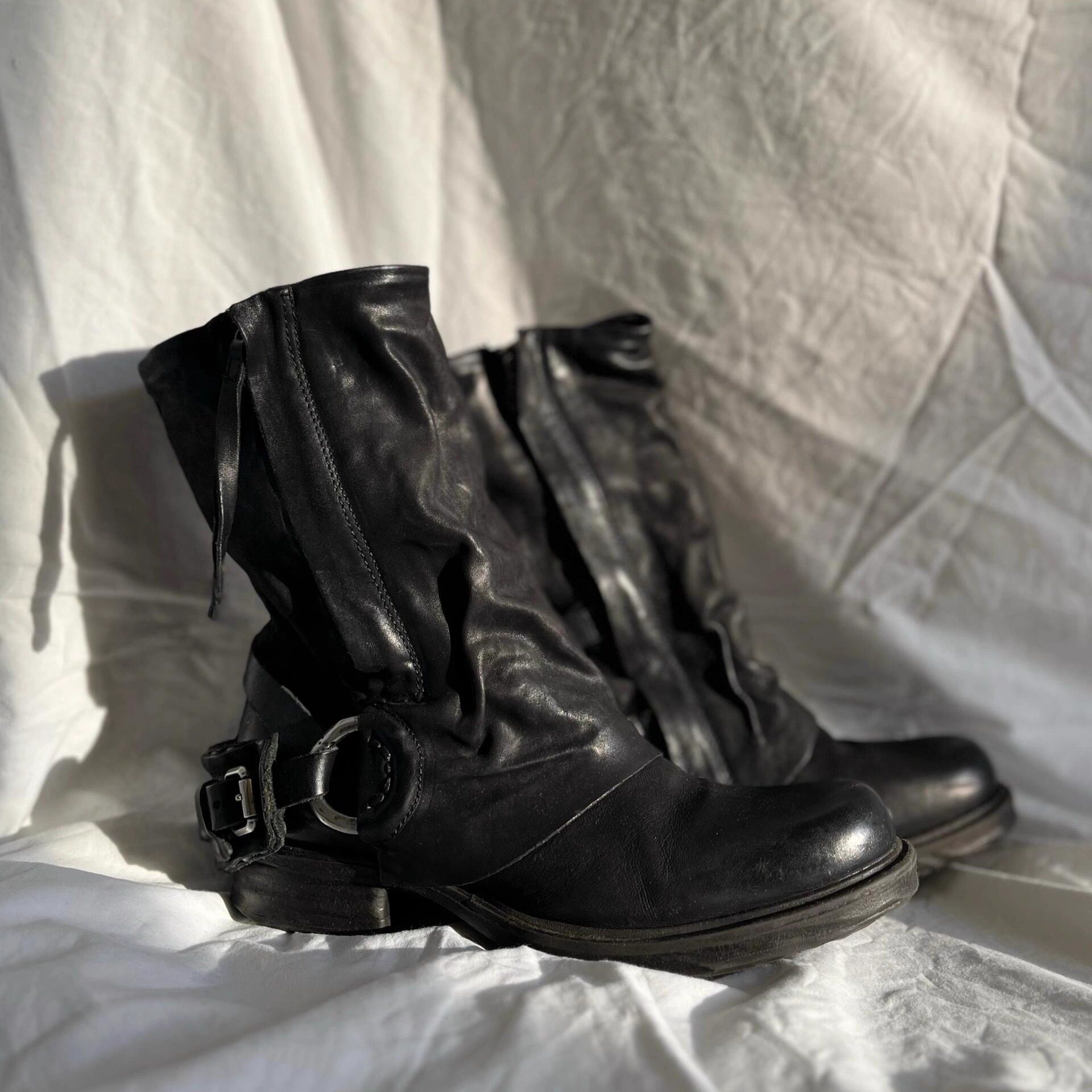 暗黑复古褶皱西部牛仔靴女做旧废土风中古靴朋克机车靴短筒骑士靴