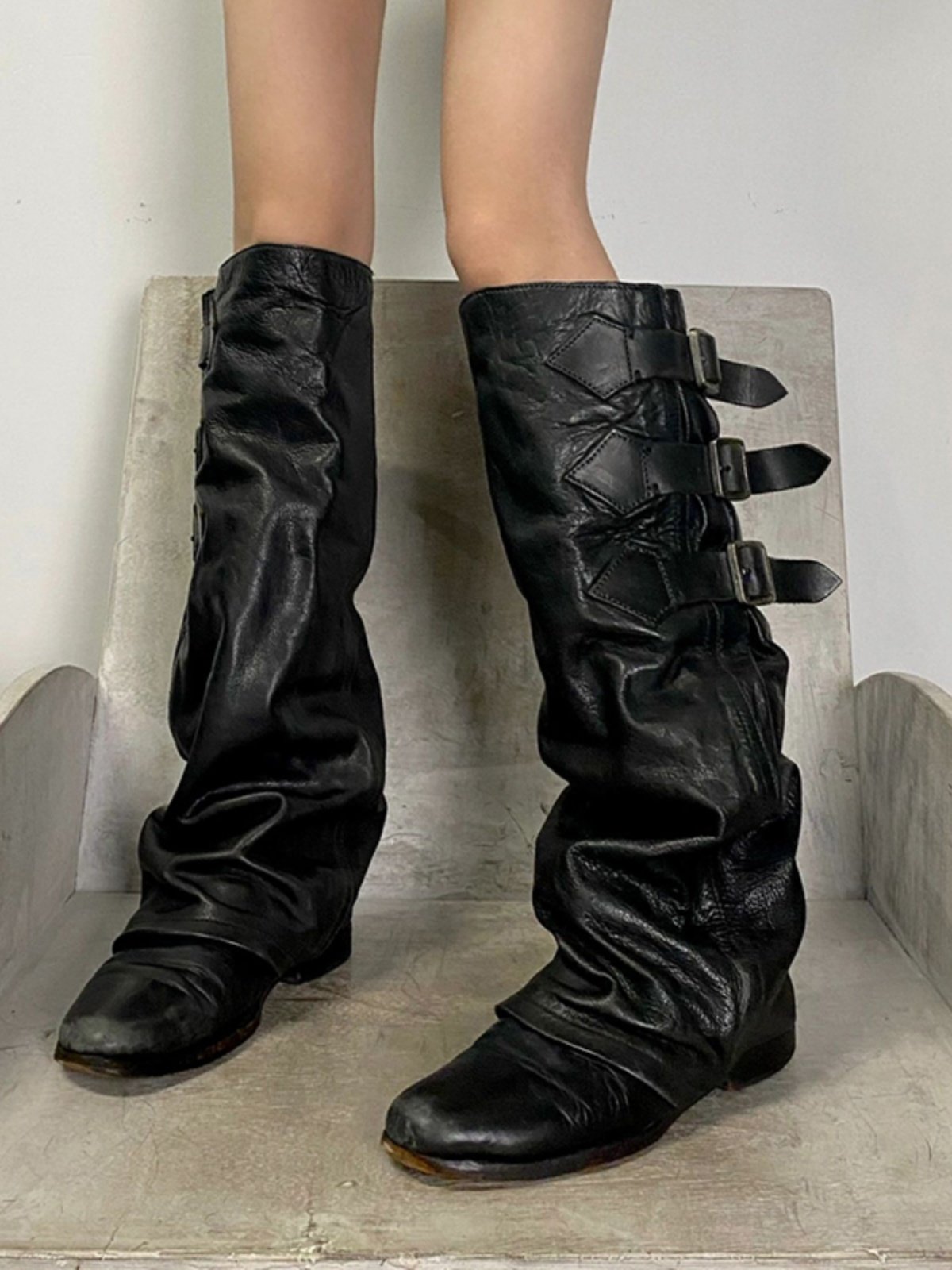 파일 부츠 여성 벨트 버클 주름 루즈 부츠 무릎 이상 검정 두꺼운 뒤꿈치 황무지 복고풍 긴 바지 부츠