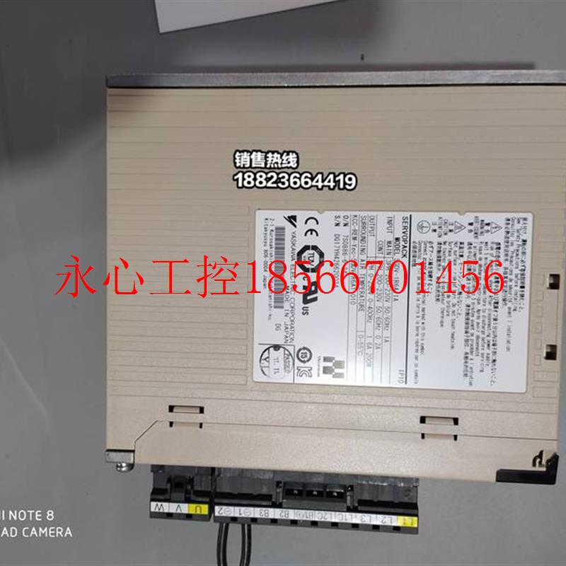 议价YASKAWA安川 SGDV-1R6A11A+SGMAV-02ADA61 伺服套机全新质￥