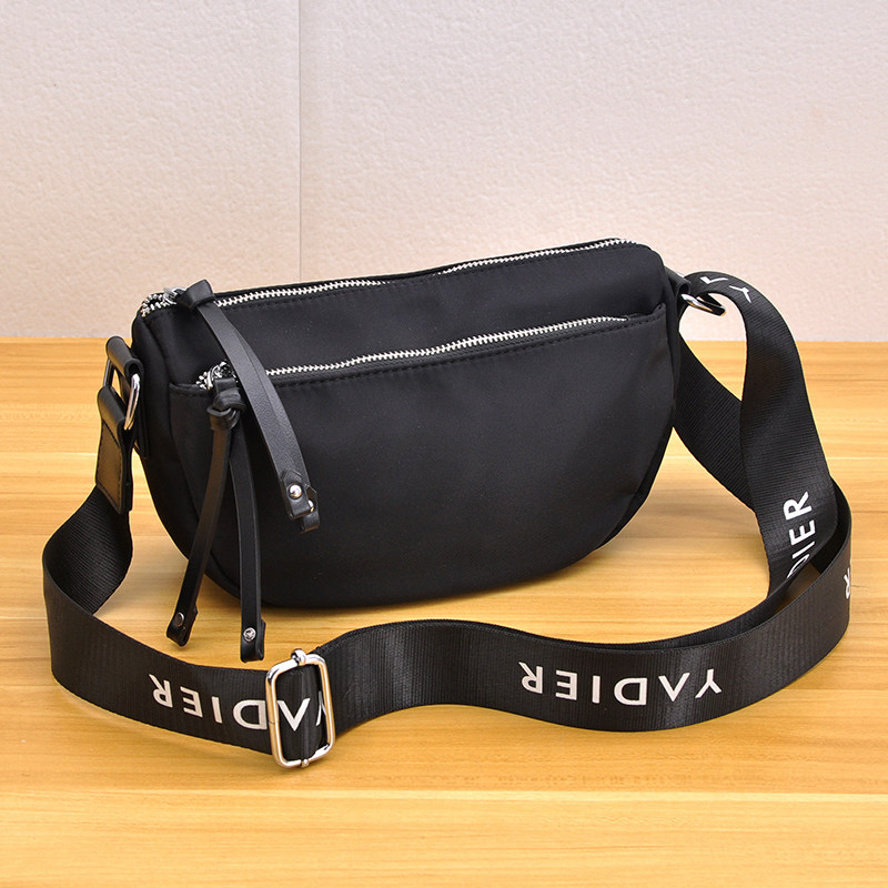 2025新款百搭洋气简约宽带单肩斜挎包时尚通勤包防水布饺子包,箱包皮具/热销女包/男包,通用款女包,淘宝优惠券,粉丝福利购,淘宝优惠卷