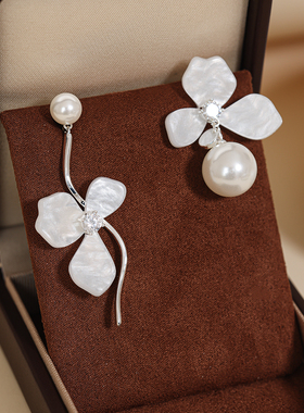 夸张白色花朵耳环2025新款爆款高级感耳钉耳饰不规则流苏耳坠长款