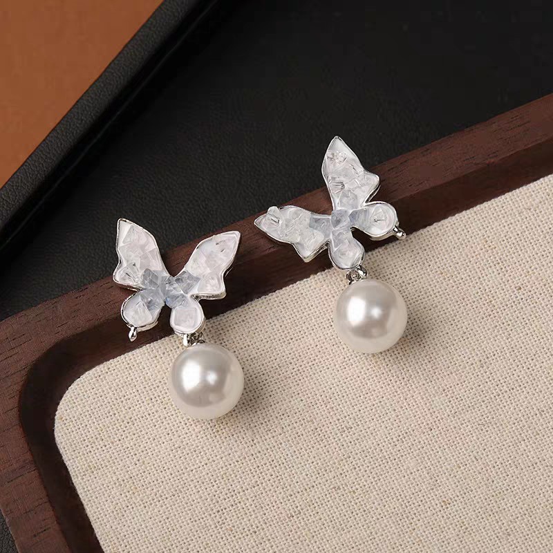 海盐蓝晶蝴蝶耳钉搭配温润的7-8mm天然淡水珍珠纯银耳针