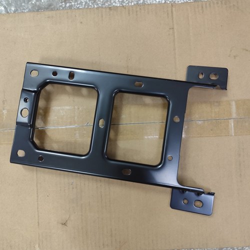 传祺19款GS5机盖锁支架前端模块支撑铁支架