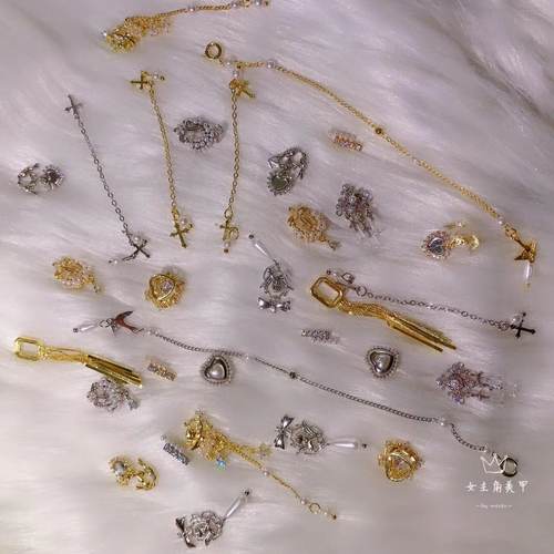 高端定制吊坠锆石美甲饰品