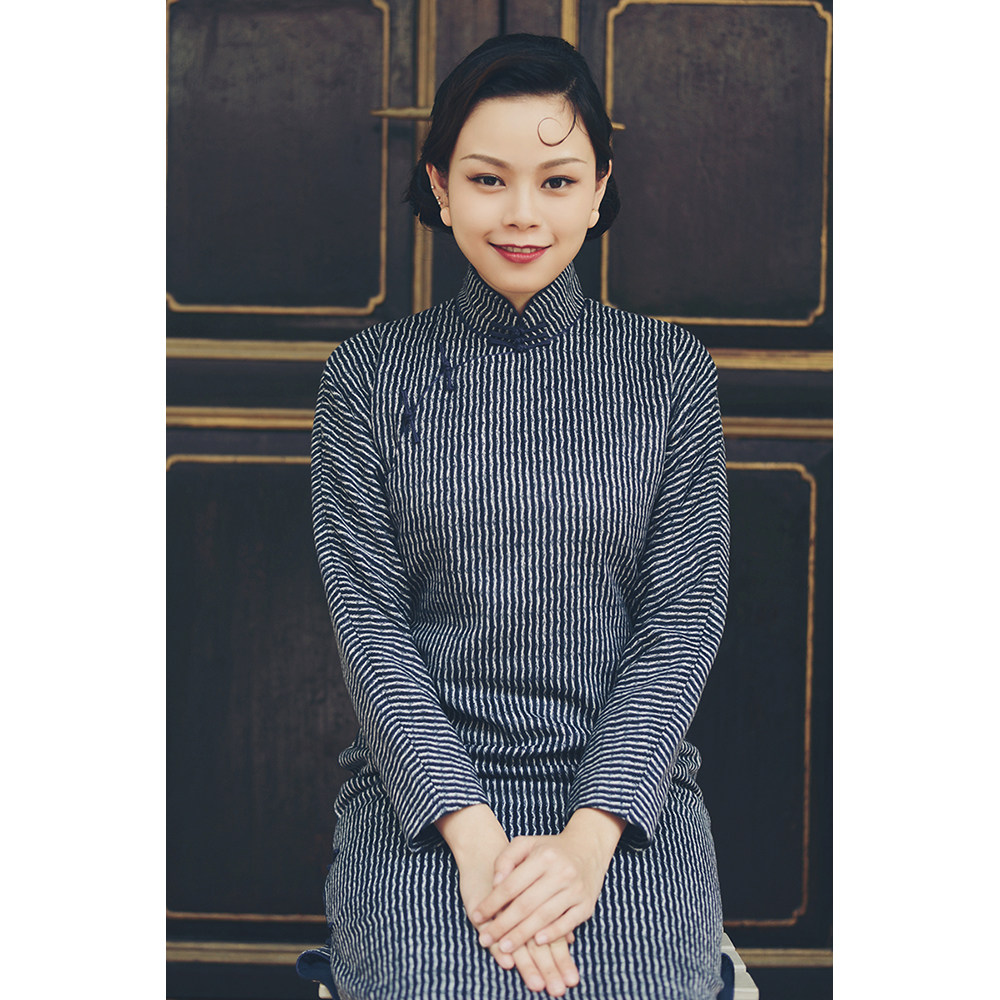 茉茉旗袍 长袖包边长款 复古文艺条纹羊毛呢旗袍 长河