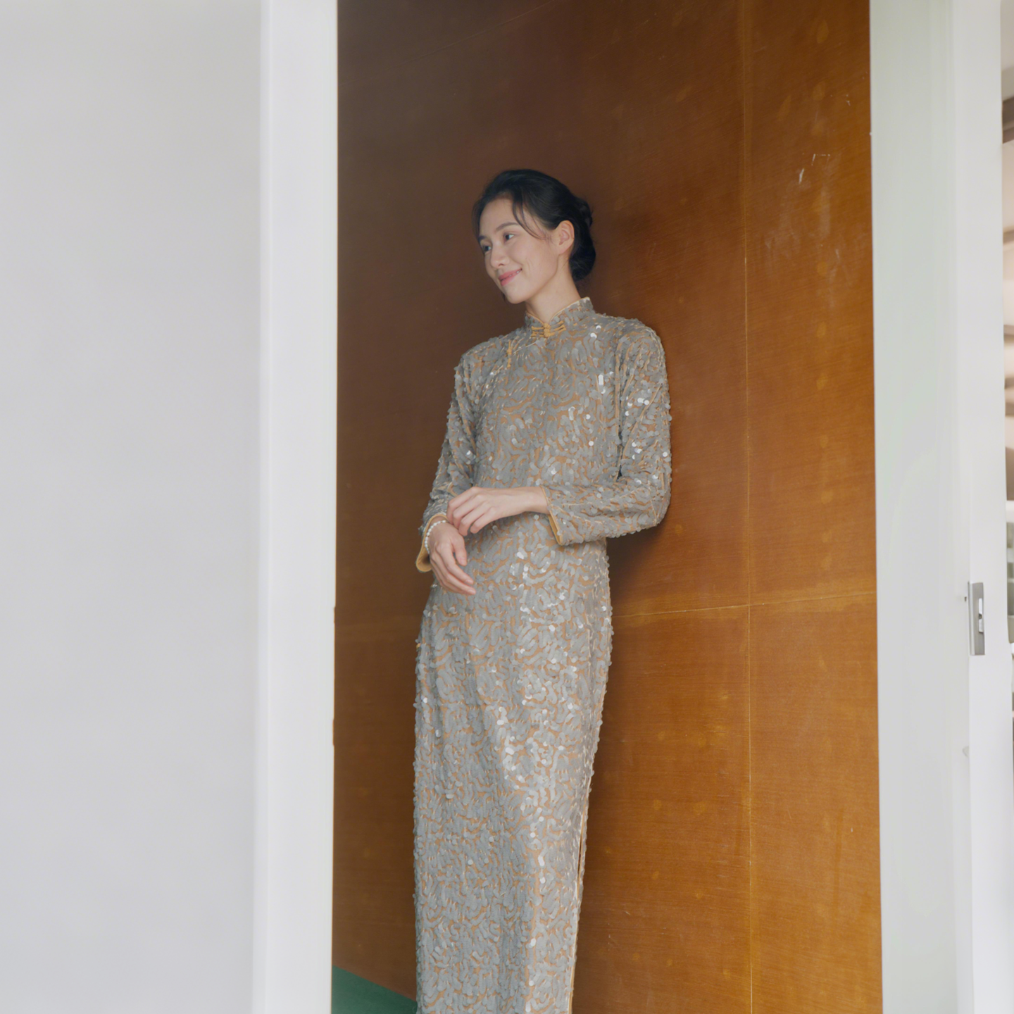 茉茉秋冬新 九分连袖无省全开襟盘扣长款复古日常亮片旗袍 银叶子