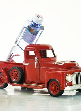 复古红色卡车老爷车模型农场皮卡