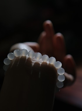 天然和田玉冰白猫眼圆珠单圈手饰