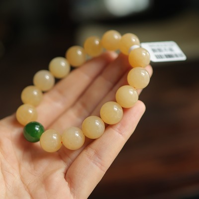 天然和田玉12mm圆珠手串显贵气