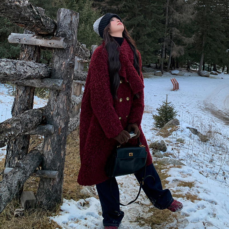 韩版时尚中长款酒红色皮毛一体大衣女2025年冬季新款加厚显瘦棉服，女装羊羔毛/颗粒绒，柏妮丝绮