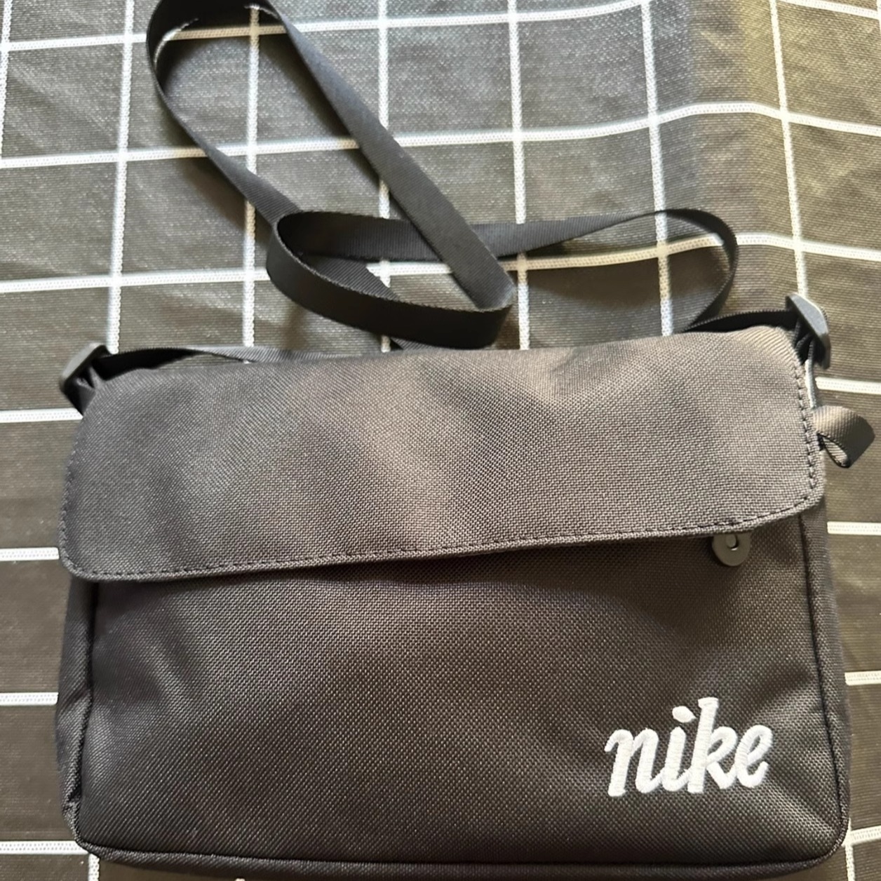 Nike 耐克 运动休闲 斜挎单肩包 男女情侣款 纯黑色DQ5701-010