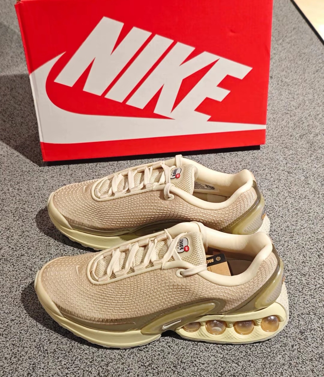 Nike 耐克正品女子运动休闲鞋低帮跑步鞋HV4861-200