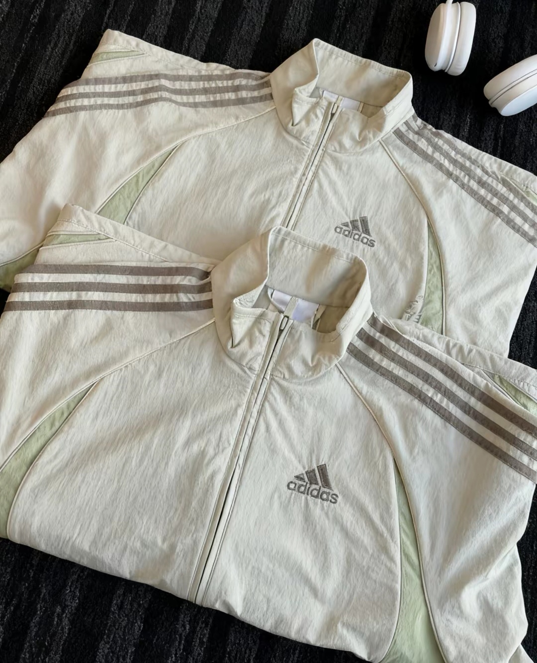 adidas三叶草正品男子运动休闲梭织夹克外套JP1138