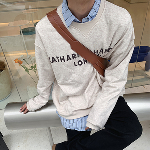 1110-W173-P85  新品宽松百搭小v设计拼接字母印花圆领卫衣图片