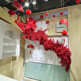 2026马年客厅布置年宵花发财果摆件新年春节场景布置扶梯挂饰藤条