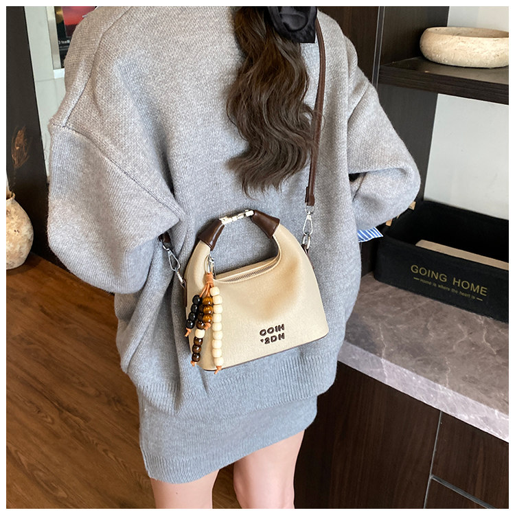 2025小众设计今年流行单肩斜挎包超火高级感简约时尚手提小方包,箱包皮具/热销女包/男包,小方包,淘宝优惠券,粉丝福利购,淘宝优惠卷