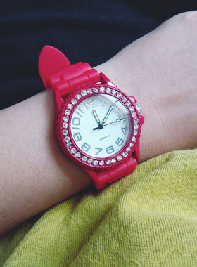 红色腕表 球面手表 女带钻 送备用电池 38mm Z050602 KK