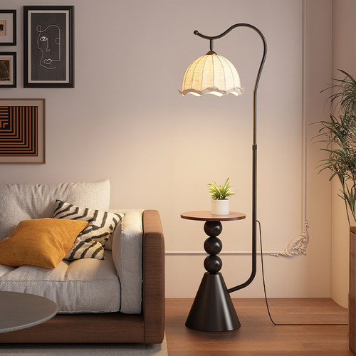 中古风落地灯客厅2025新款法式复古沙发旁边卧室置物架床头柜台灯
