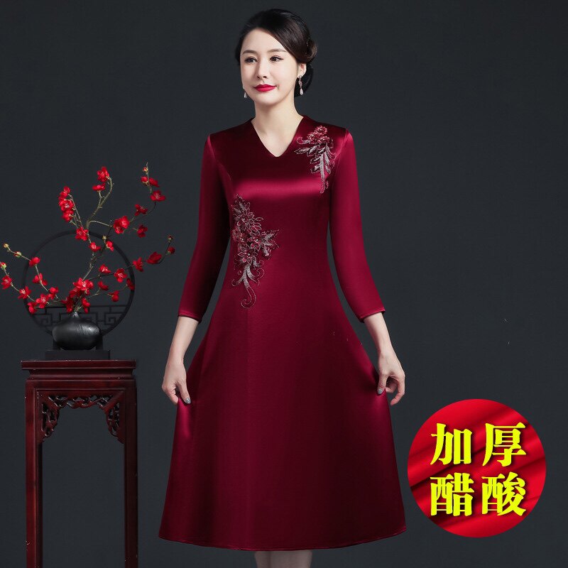 04宴会装秋冬加厚七分袖酒红色醋酸面料妈妈礼服连衣长裙
