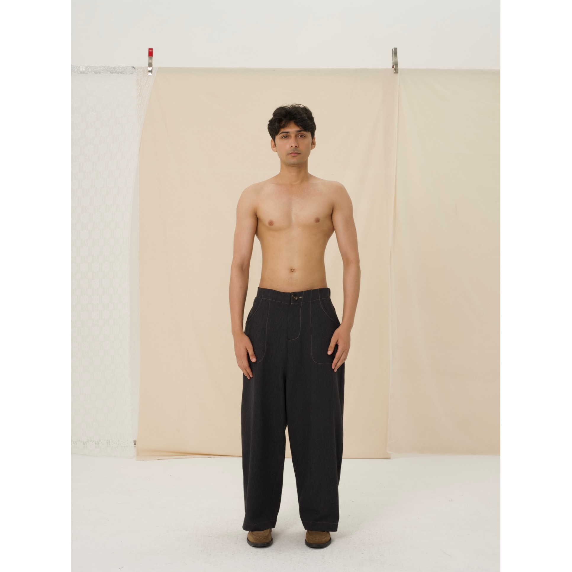 YOWSAH 撞色线做旧砂洗丹宁休闲长裤