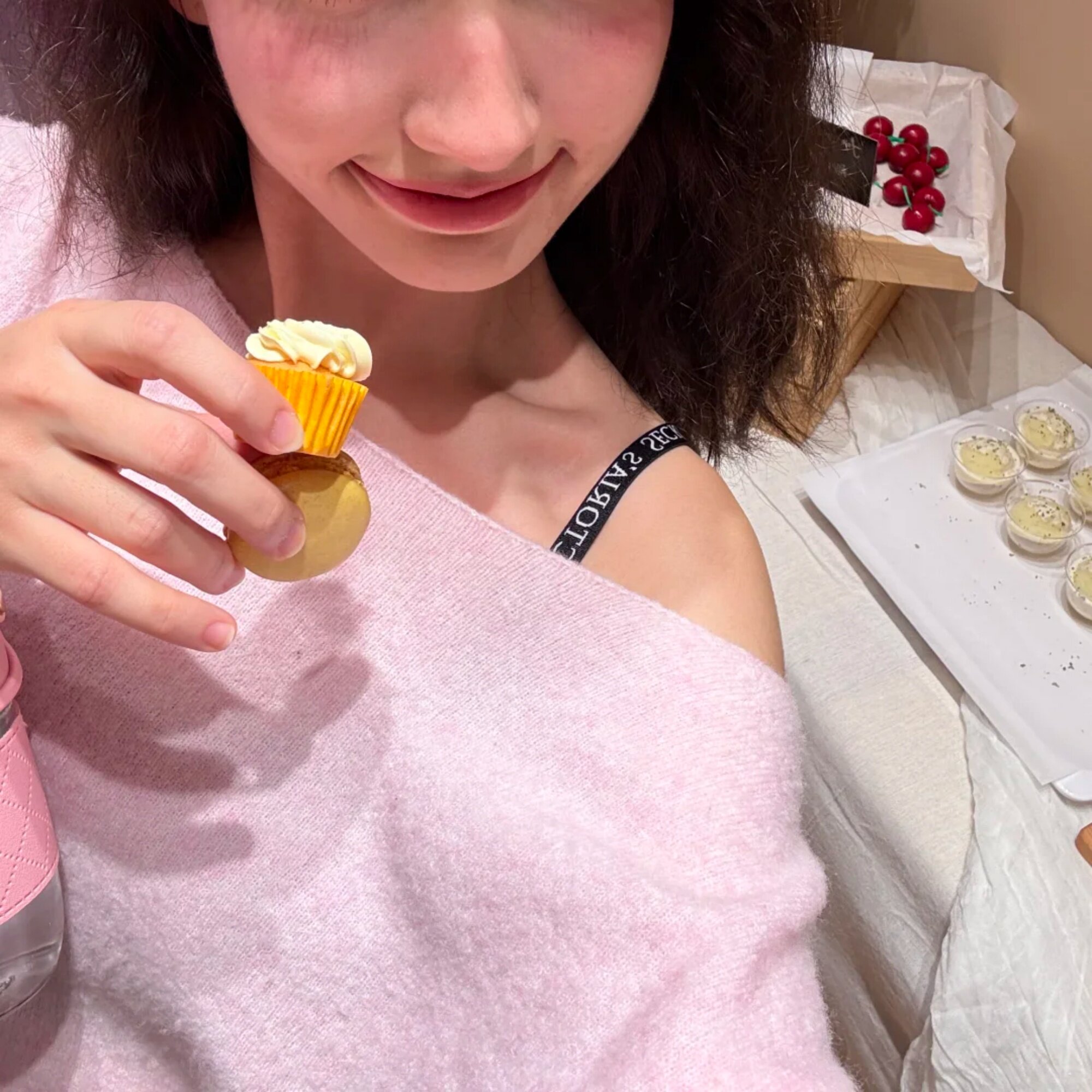 慵懒露肩斜肩大领显瘦针织毛衣