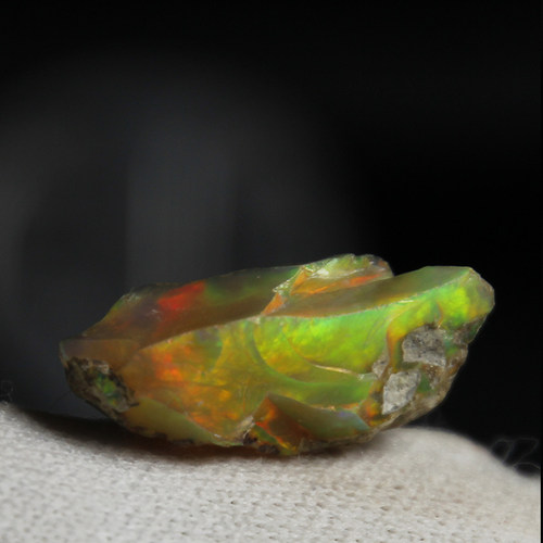 天然欧珀原石矿石 欧泊原石戒面料 精选高彩好火彩原石-19