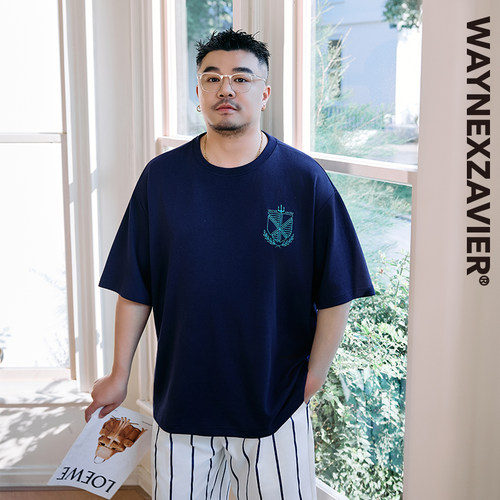 韦恩泽维尔男夏大码学院风T恤