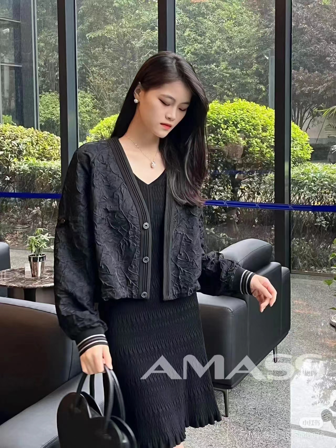 2025年休闲短款压花批发