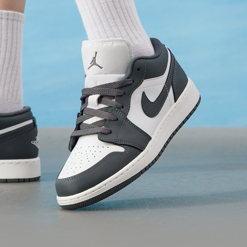 Nike耐克女鞋官方正品Air Jordan 1 Low AJ1黑白板鞋篮球鞋553560
