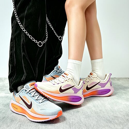 幸运叶子|Nike耐克女鞋VOMERO18迈柔缓震跑步鞋紫罗兰情侣休闲鞋