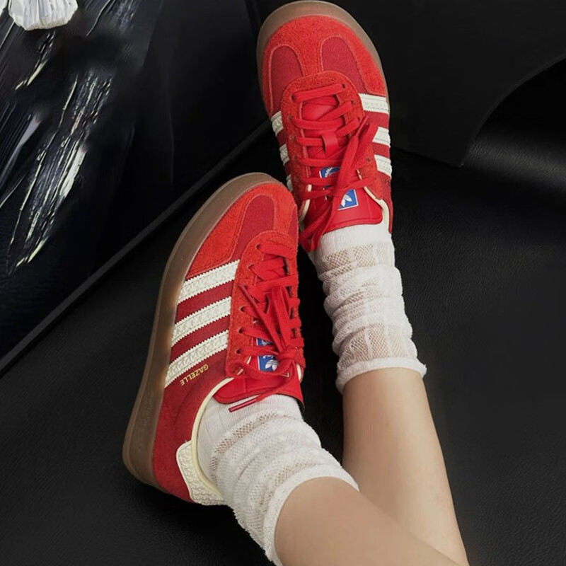 阿迪达斯三叶草女鞋男鞋2025新款GAZELLE红色德训鞋运动休闲鞋