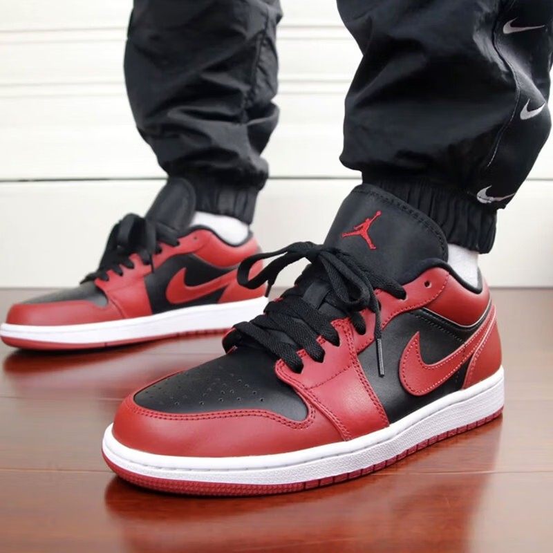 耐克NIKE男鞋运动休闲鞋官方正品2026新款红色AJ1低帮板鞋篮球鞋