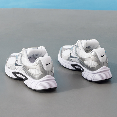 耐克官方正品男鞋新款V5RNR金属银老爹鞋缓震运动鞋休闲鞋跑步鞋