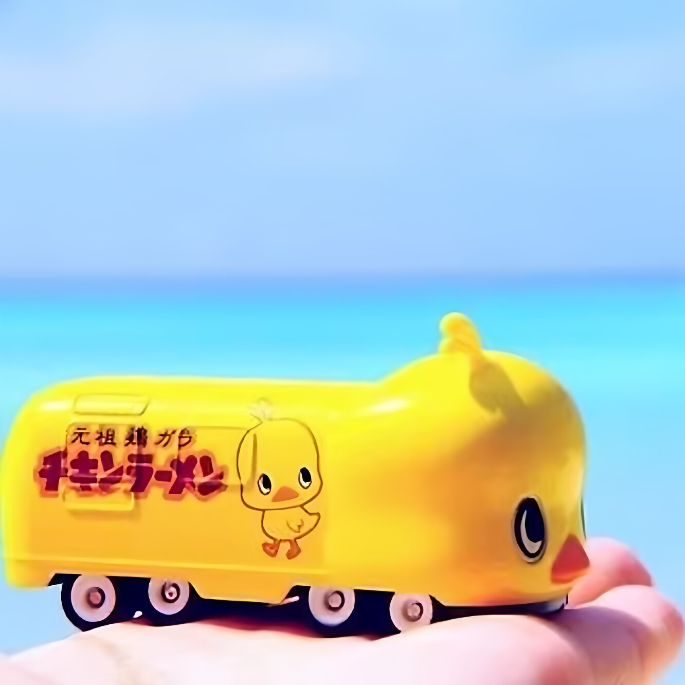 『小汤圆のTOY』多美卡东京迪士尼 日清 鸡蛋面巴士元祖鸡合金车