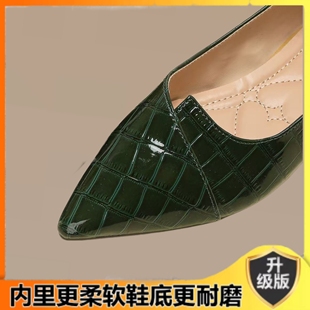 欧美特大码春季漆皮鳄鱼纹尖头平底鞋跟2026新款气质百搭软底单鞋