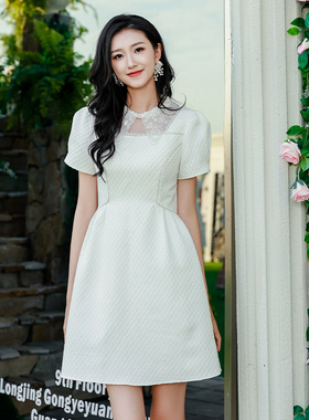 【限时直降】伊华欧秀连衣裙42KAQ4848