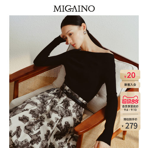 Migaino曼娅奴女装春季新款一字露肩软糯黑色毛衣MP12WH268