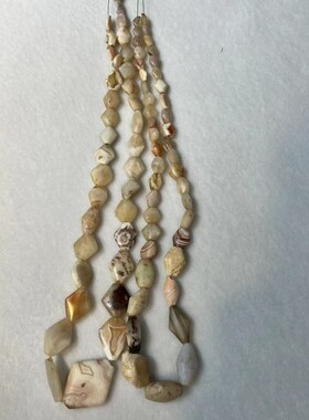 老玛瑙淡浅色粉白色长条散珠饰品配珠少有收藏品，长:60mm