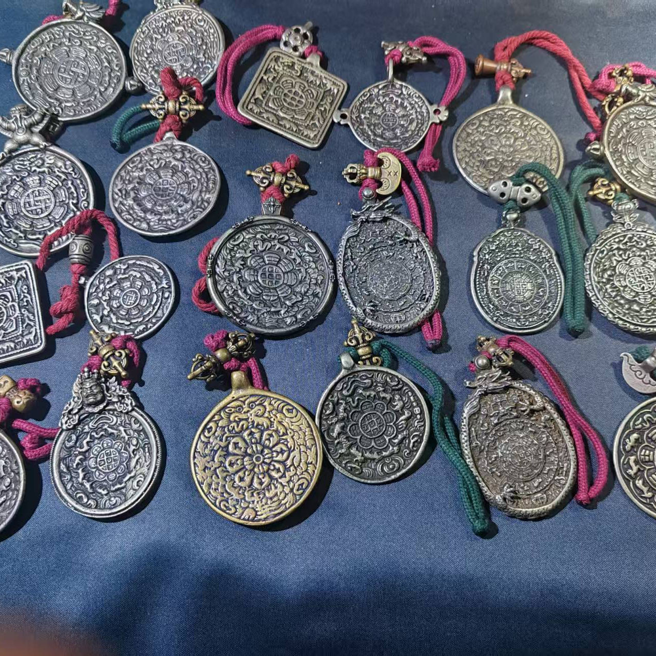 高原古文化典型元素符号大号优质精工老旧风化藏式九宫八卦牌吊坠