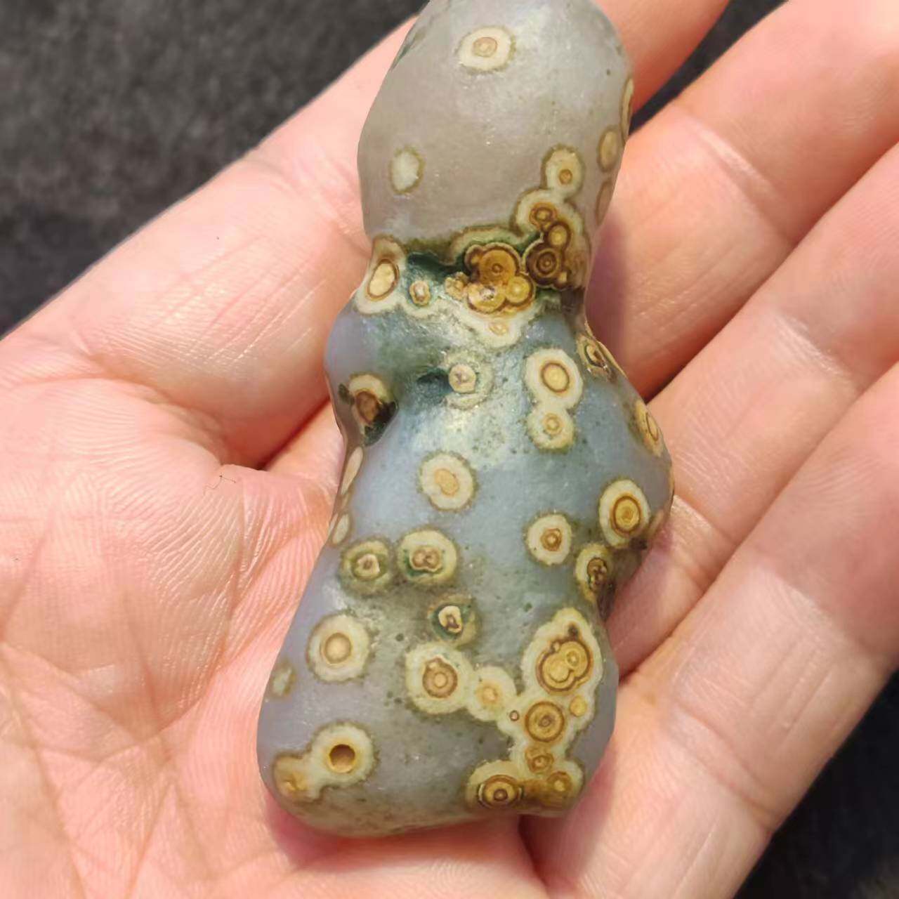 奇石手把件吊坠绿蓝紫白黄五彩多眼睛戈壁玛瑙原石吊坠孔男女大号