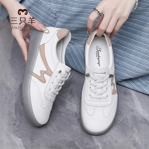 三只羊2025新款一脚蹬舒适小白鞋女软底休闲百搭防滑健步妈妈鞋女