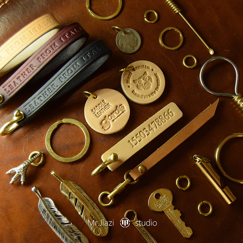 複古個性手工養牛皮銅鑰匙扣創意禮品挂件機車汽車潮配飾防丟電話在類目 服飾配件/皮帶/帽子/圍巾, 鞋包/皮帶配件, 包配件, 鑰匙扣中 - 來自Buy2taobao.com提供專業的淘寶代購服務