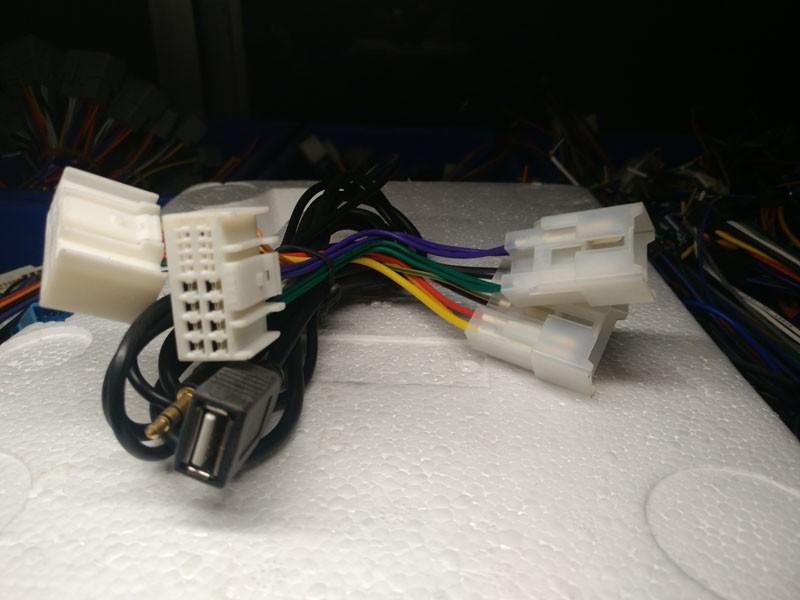 起亚智跑K5K3K2汽车车载CD机改装比亚迪F3F0花冠USBAUXMP3尾线